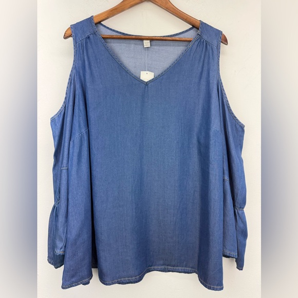 Cato Tops - Cato size 18/20W Women’s Blue Denim Chambray Cold Shoulder V-neck Top